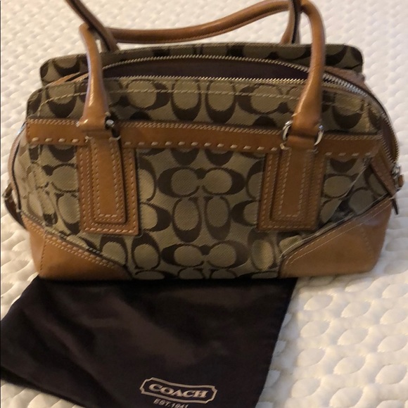 VGUC Coach purse - Picture 3 of 8